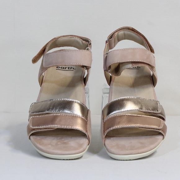 Earth Women's Surreal Tan & Gold Metallic Leather Adjustable Sandals NWT - Picture 2 of 9